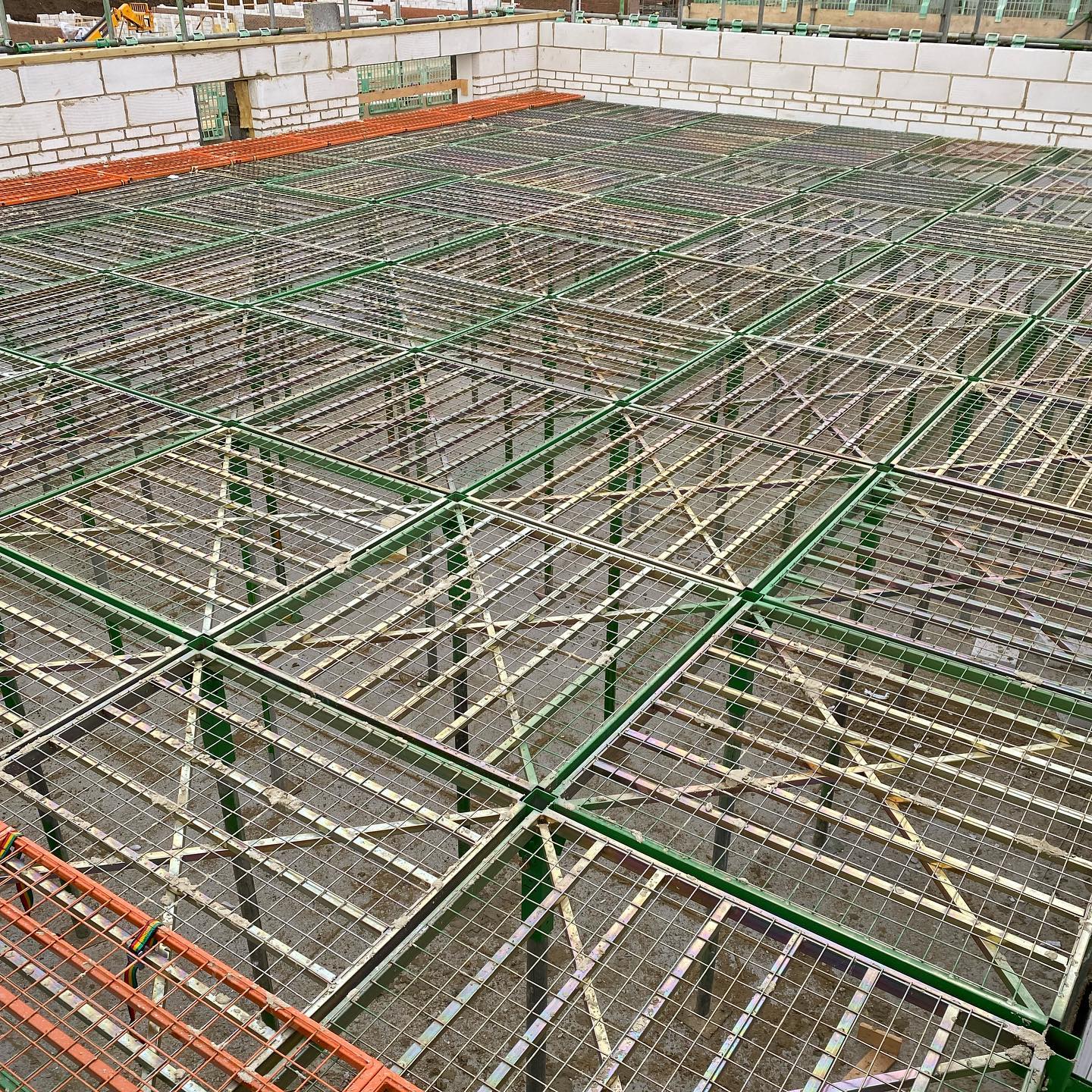 We are proud to announce that we have recently partnered up with G-Deck and can now offer a full supply and fit service with our hybrid safety decking system. This system has a load bearing of 600kg per m2 and is 3 times stronger than traditional tube and fitting birdcages. #scaffolding #scaffold #scaffolder #connect #connectscaffolding #scafflife #construction #industry #instagood #gdeck
